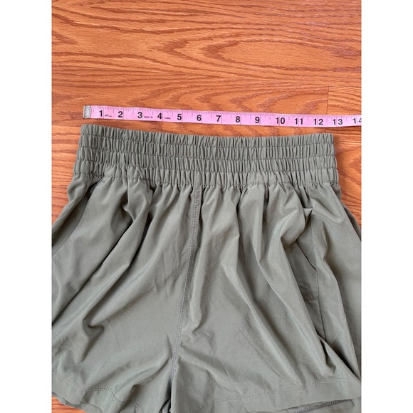 Vuori Villa Short Olive Green Sz Medium Elastic Waist Relaxed High Rise Travel - Picture 4 of 7